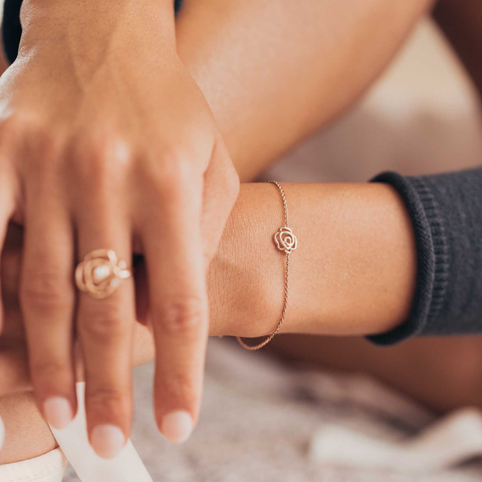 Rosa — Rose Gold Open Rose Charm Bracelet