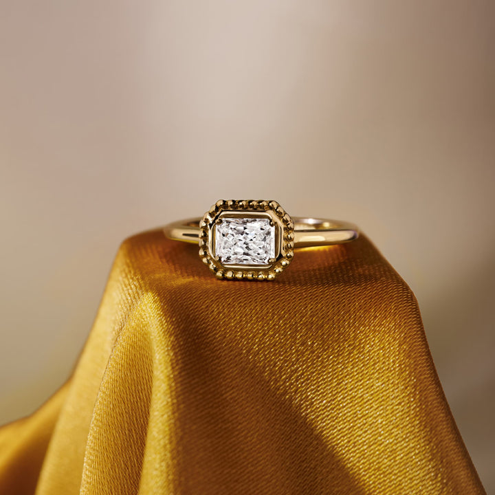 The Aurelia Radiance Radiant Diamond gold Ring