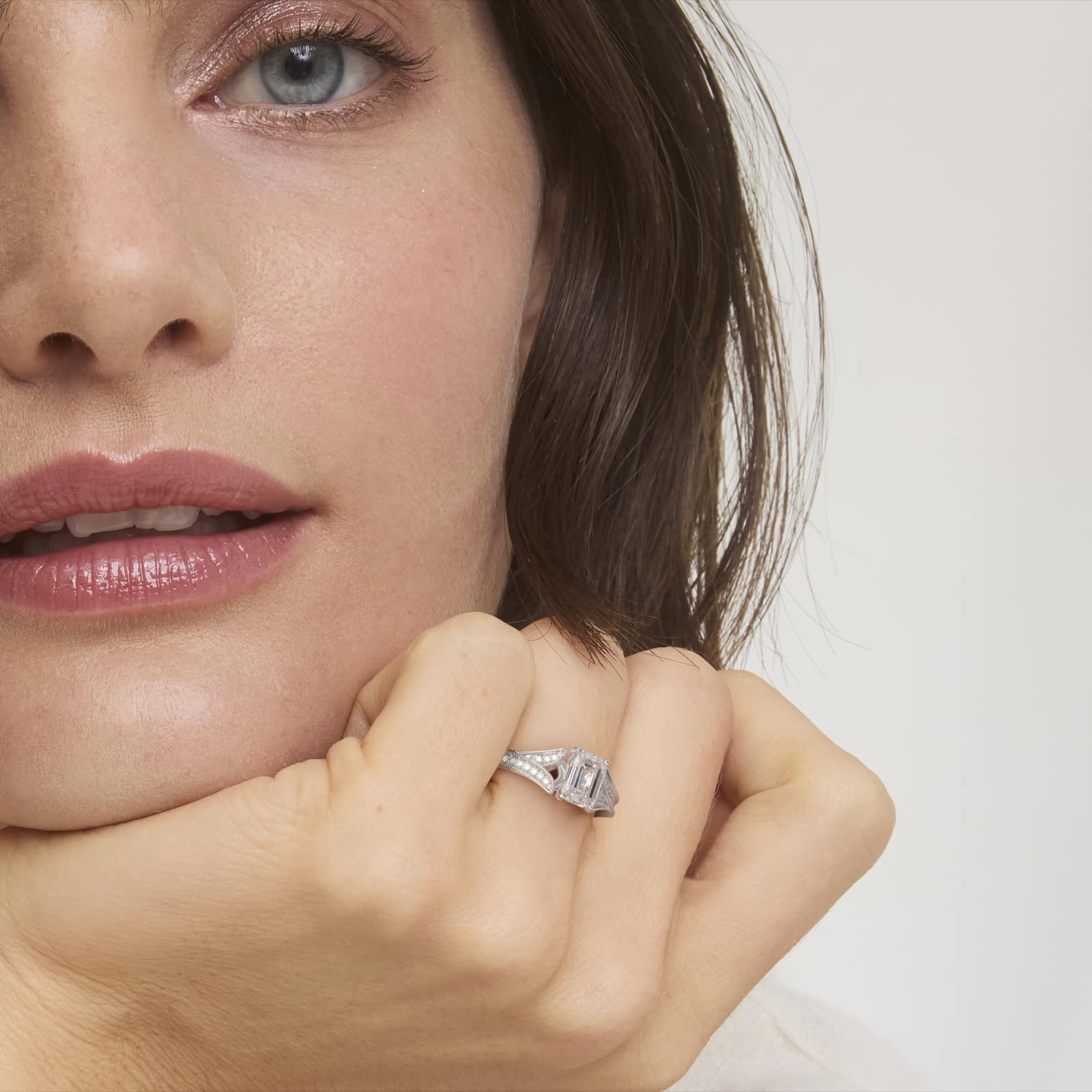 Milgrain and Pavé V-Shank Emerald Diamond Engagement Ring