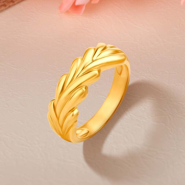Aurelia Leaf Vine Gold Ring