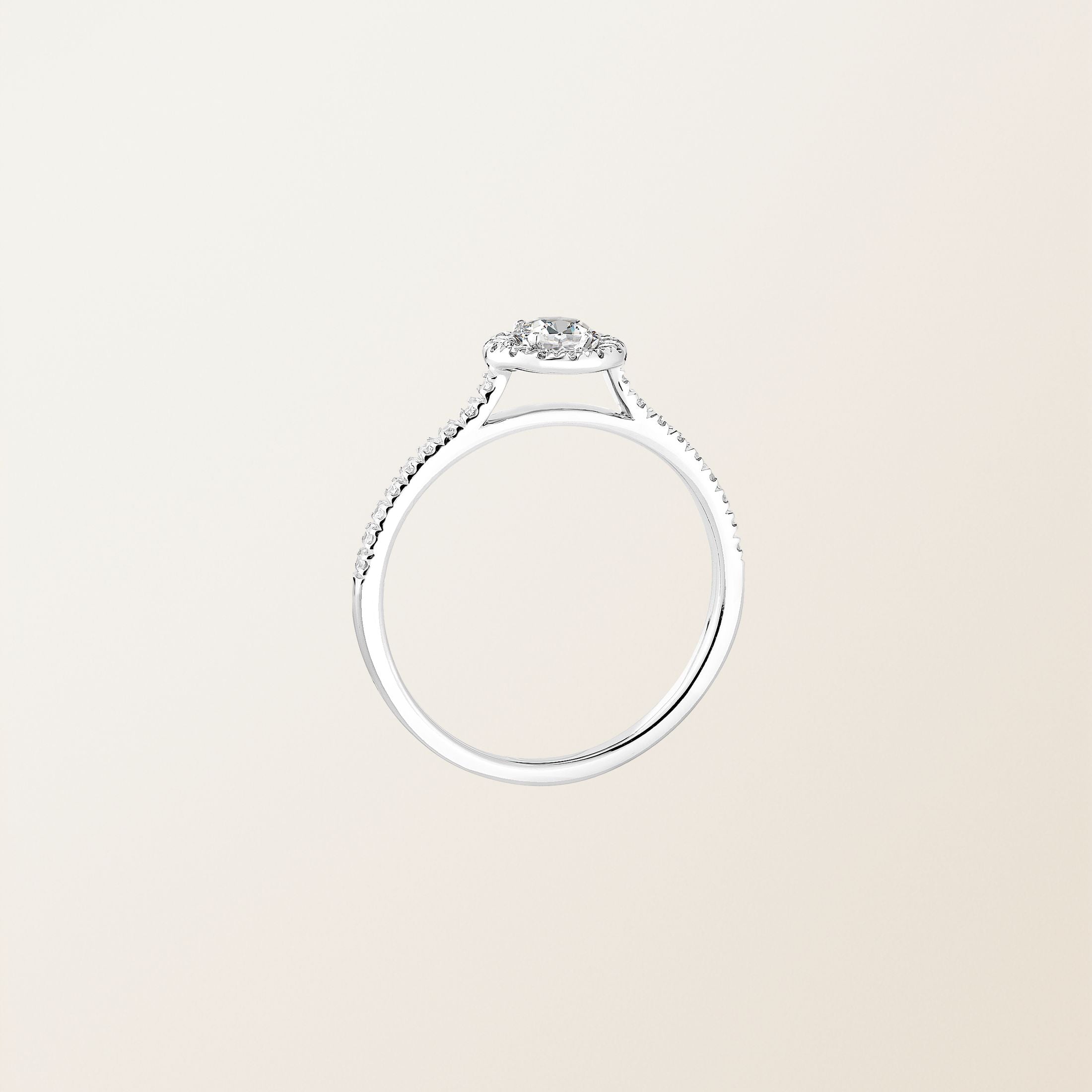 Auréole — Round Halo Diamond Engagement Ring
