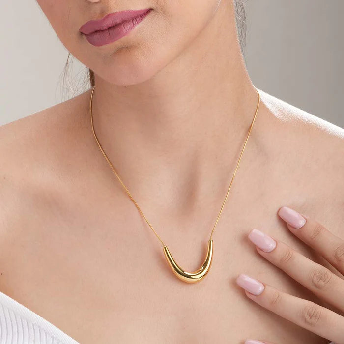 Luna Arc — Yellow Gold Curved Bar Pendant Necklace