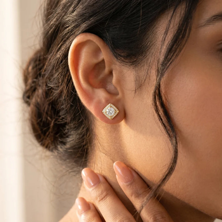 Angular Aura Round Diamond Earrings