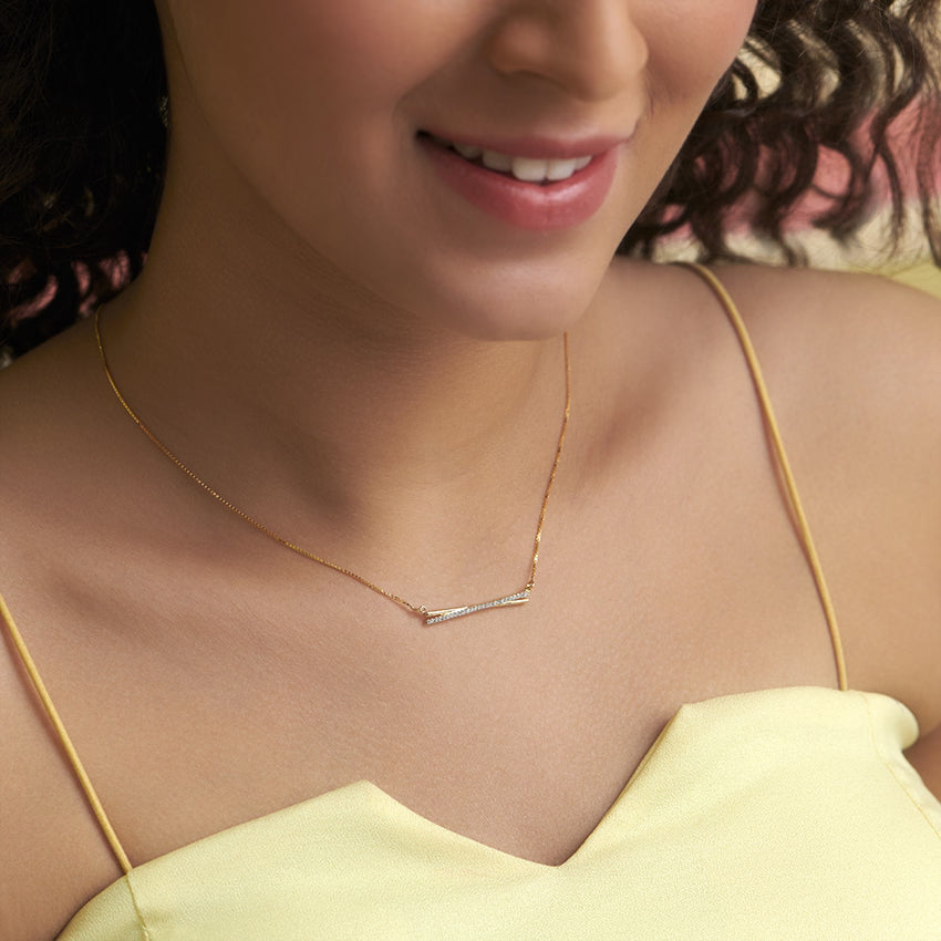 Full Pavé Curved Bar Diamond Necklace in Yellow Gold