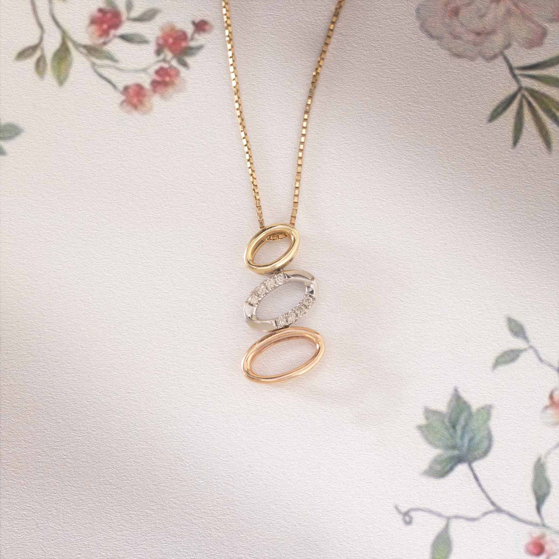 Trinità — Three-Tone Gold Triple Oval Diamond Pendant Necklace