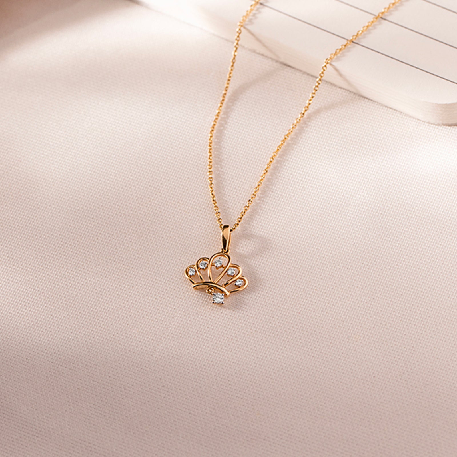 Corona — Yellow Gold Open Crown Diamond Pendant Necklace