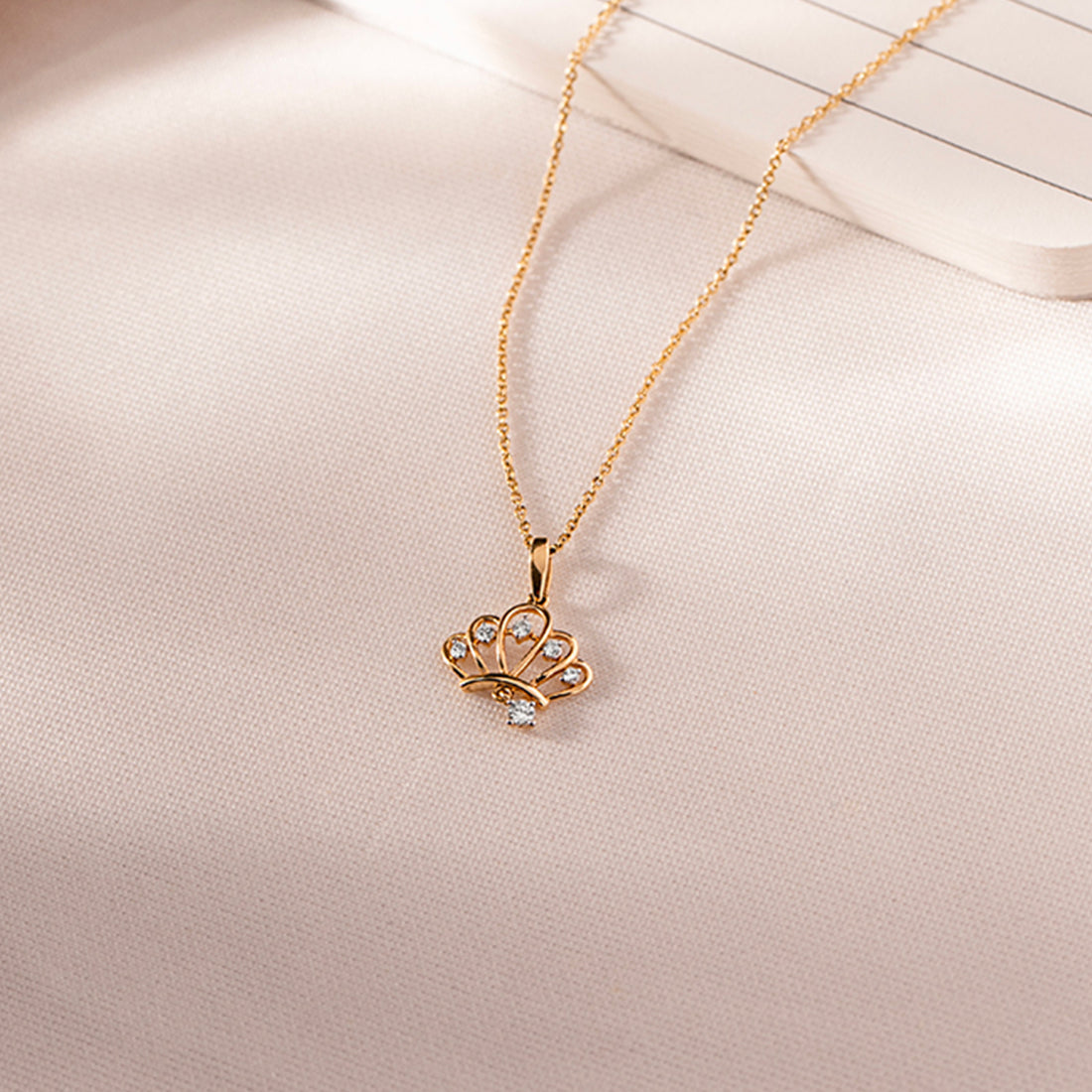 Corona — Yellow Gold Open Crown Diamond Pendant Necklace