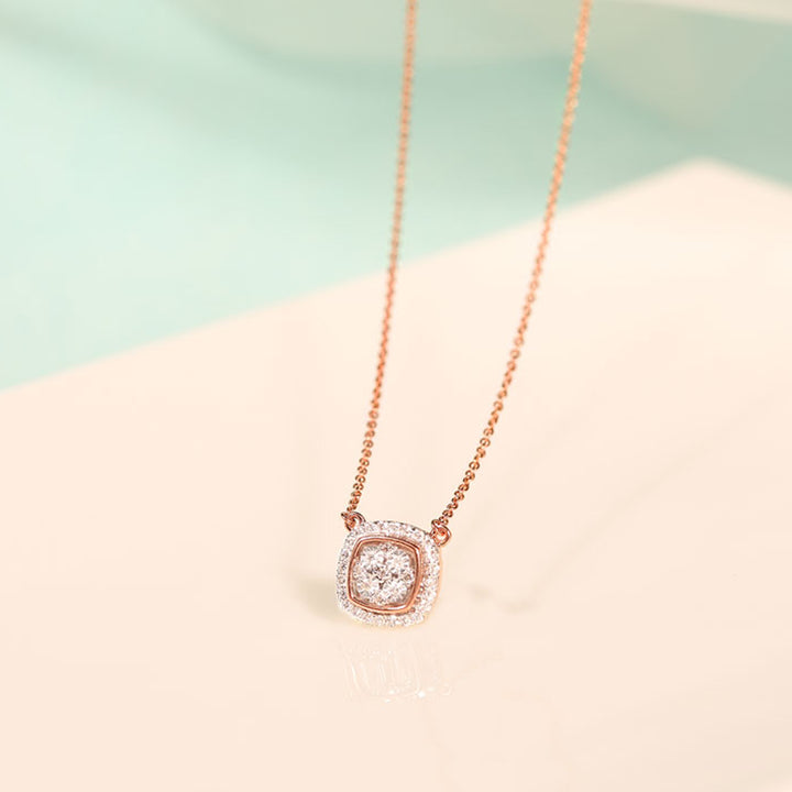 Coussin Halo — Rose Gold Cushion Halo Cluster Diamond Pendant Necklace