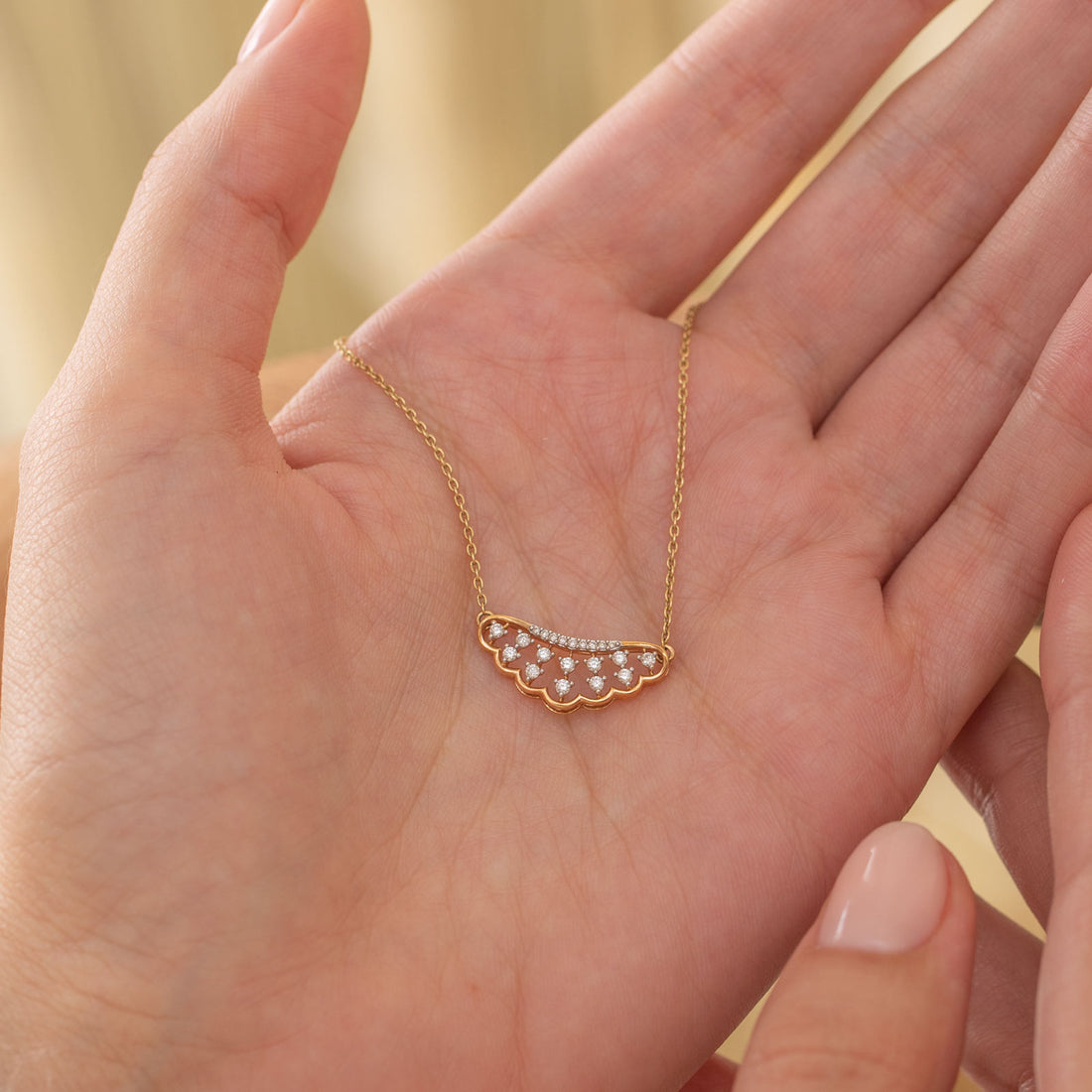 Éventail — Yellow Gold Scallop Fan Diamond Pendant Necklace