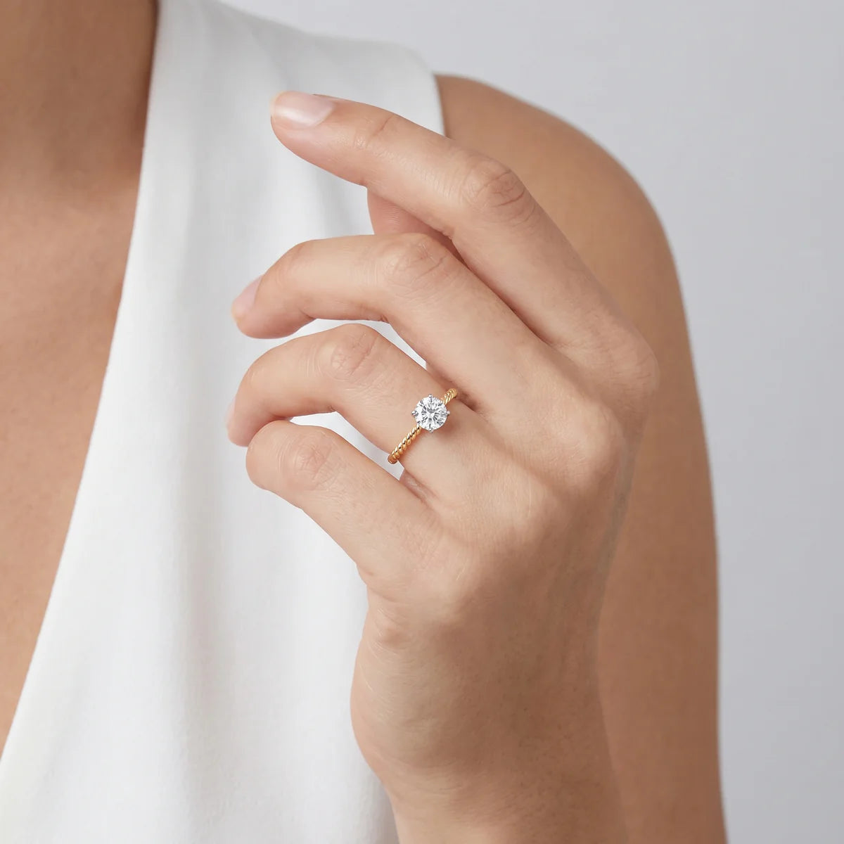 Twisted Rope Band Round Cut Solitaire Ring in 925 Sterling Silver