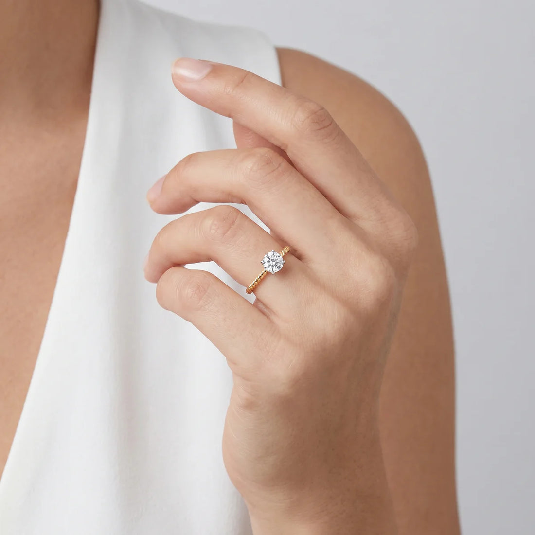 Twisted Rope Band Round Cut Solitaire Ring in 925 Sterling Silver