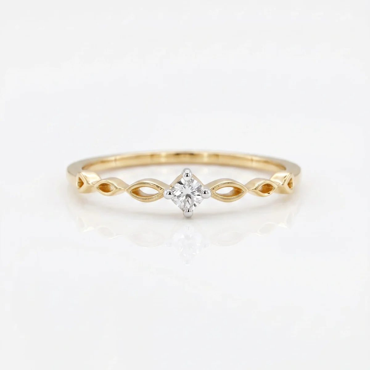 925 Sterling Silver Princess Cut Solitaire Twisted Infinity Ring for Women