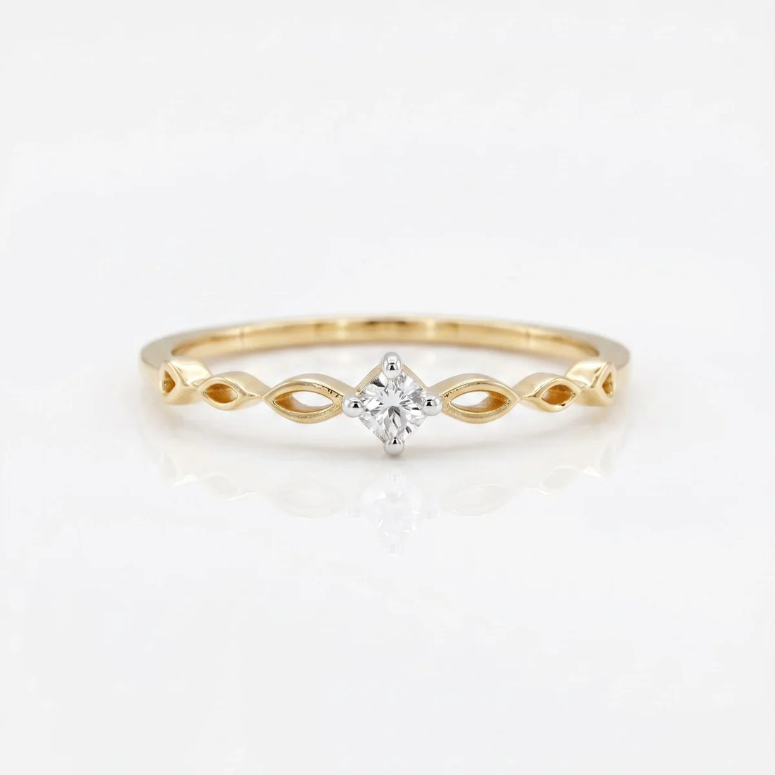 925 Sterling Silver Princess Cut Solitaire Twisted Infinity Ring for Women
