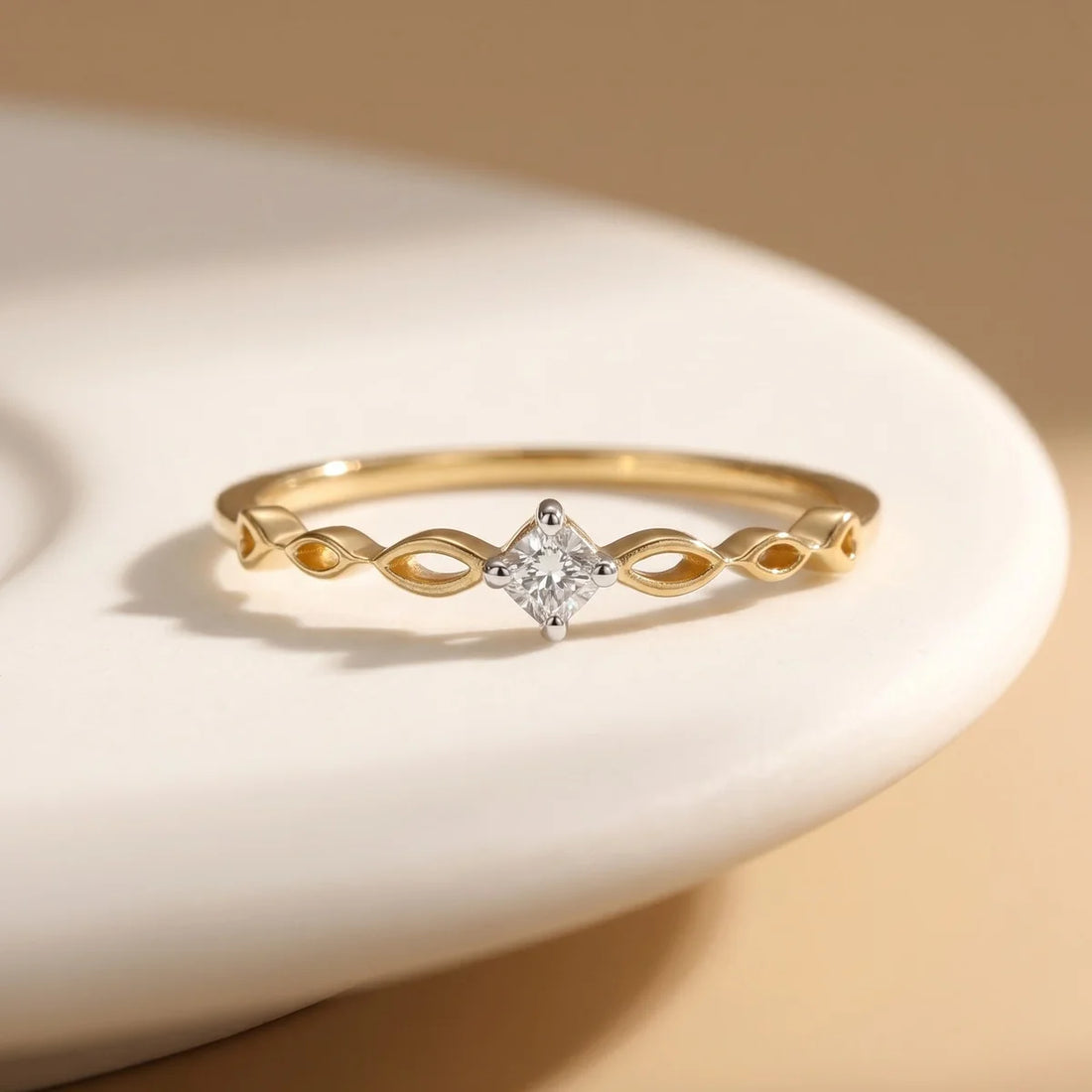 925 Sterling Silver Princess Cut Solitaire Twisted Infinity Ring for Women