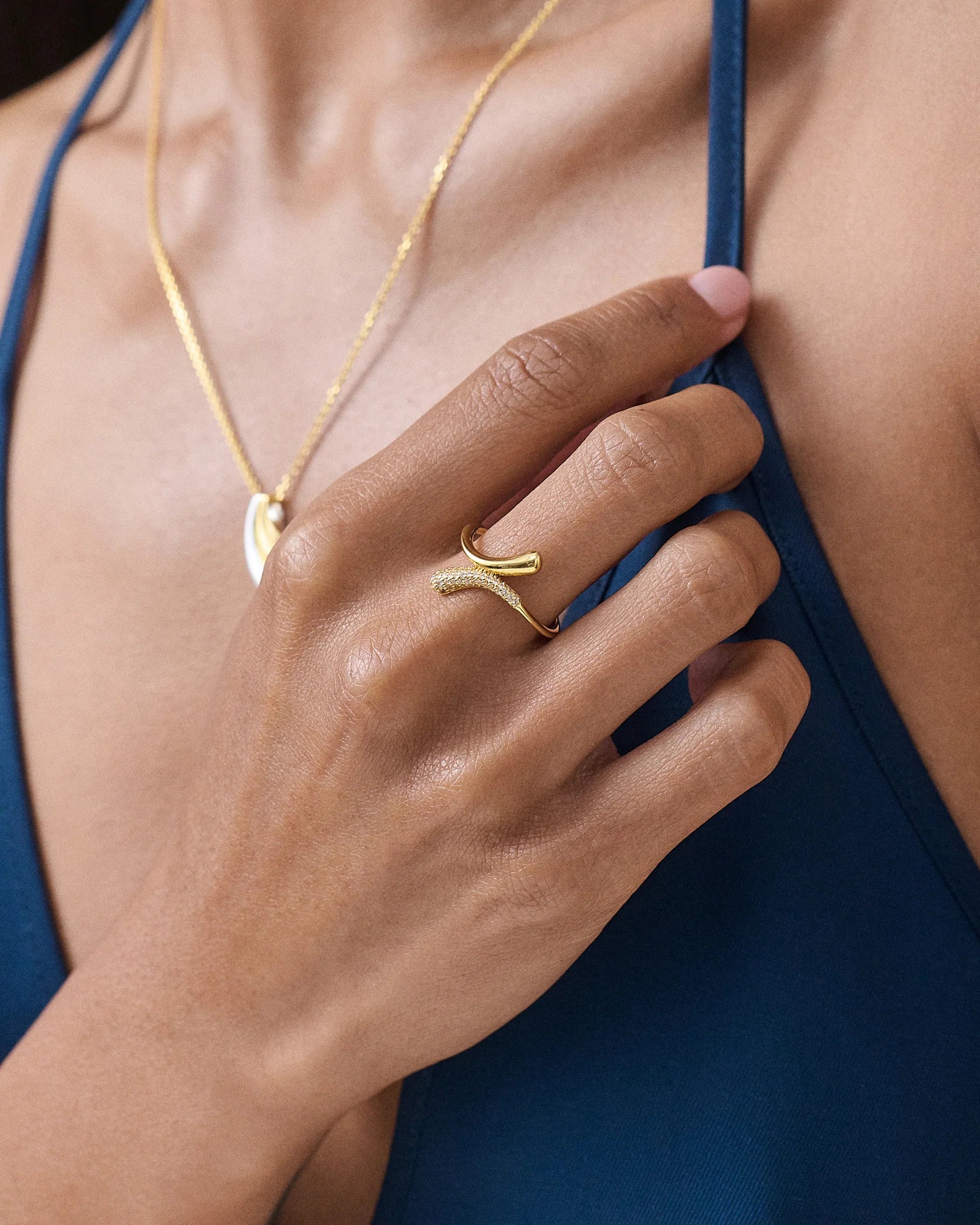 The Aurelia Wave Ring