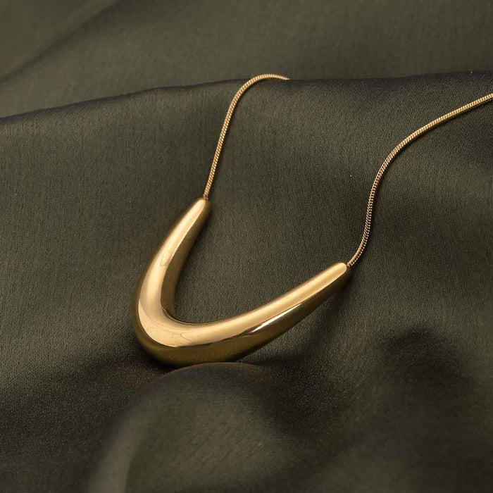 Luna Arc — Yellow Gold Curved Bar Pendant Necklace