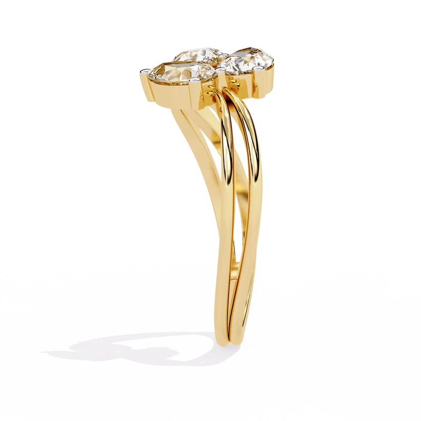 Trinity Three-Stone Diamond Twist Gold Ring – Elegant Round Diamond Trilogy Band
