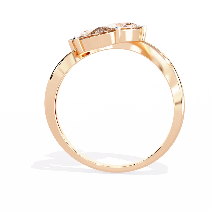 Trinity Three-Stone Diamond Twist Gold Ring – Elegant Round Diamond Trilogy Band