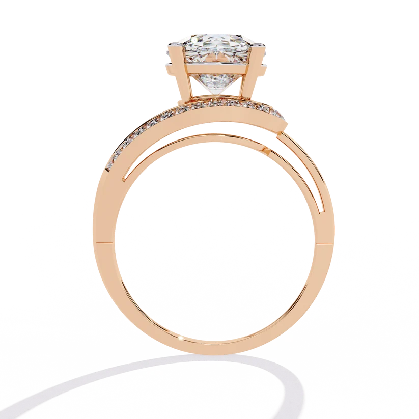 Round Brilliant Diamond Split-Shank Gold Ring – Elegant Pavé Engagement Ring
