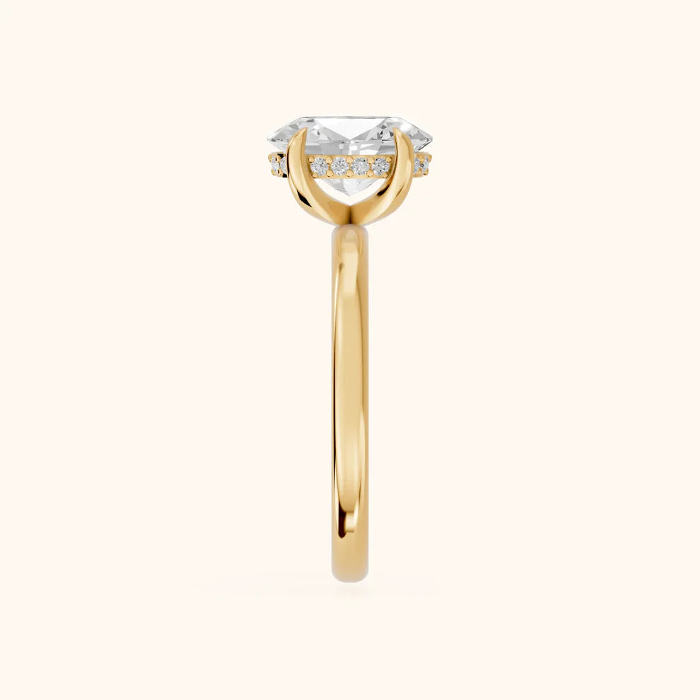 Oval Diamond Engagement & Wedding Ring