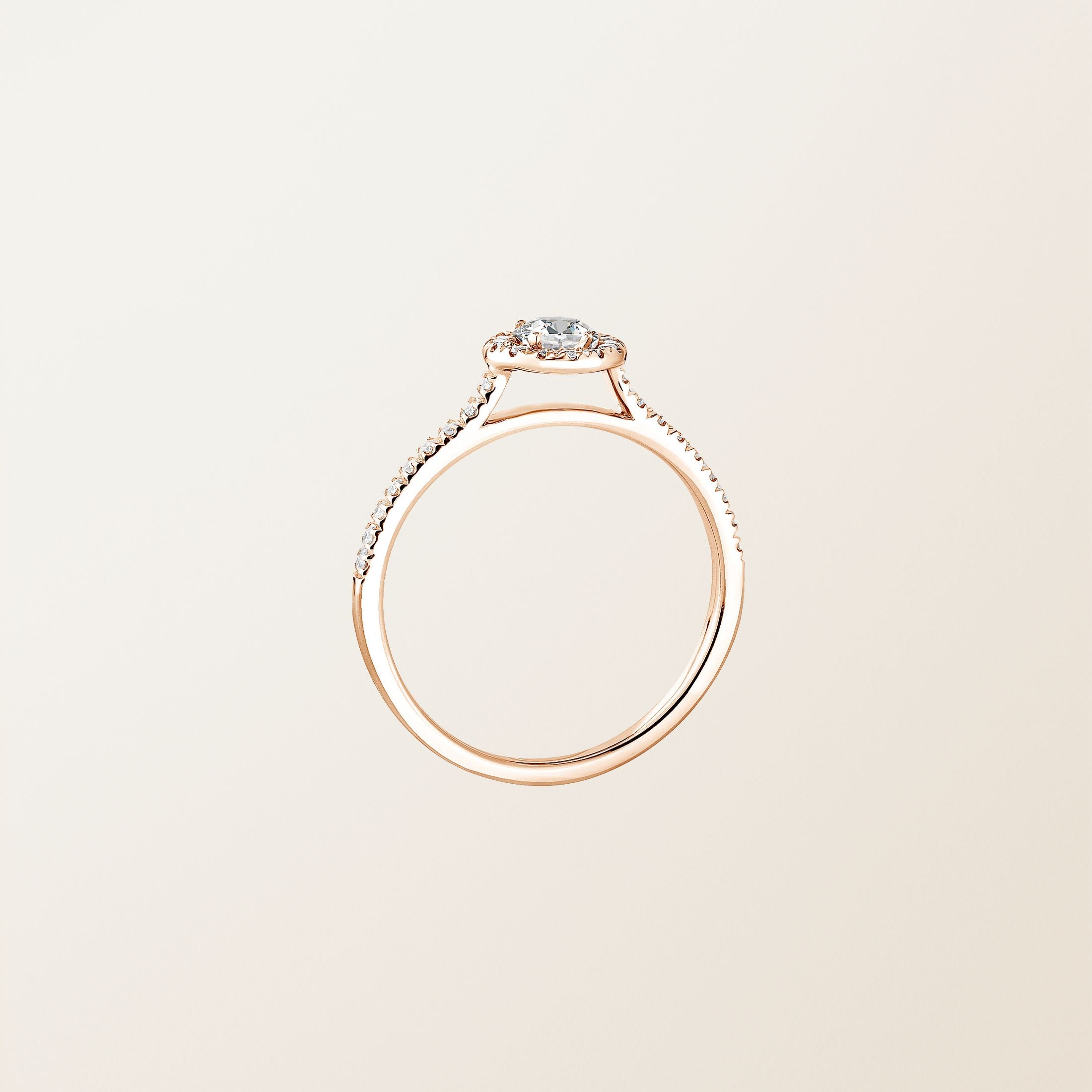 Auréole — Round Halo Diamond Engagement Ring