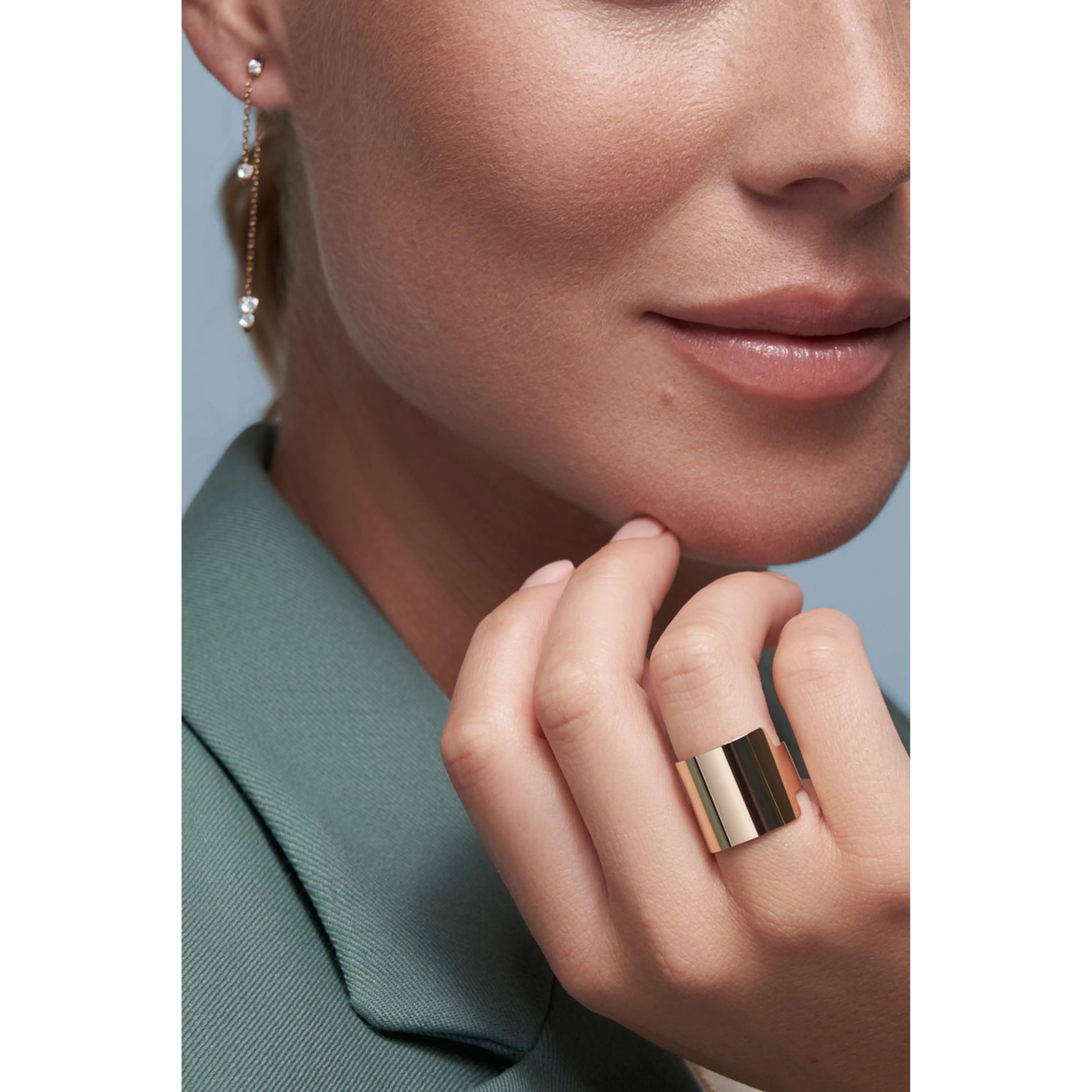 Sculpted Wide-Band Gold Statement Ring
