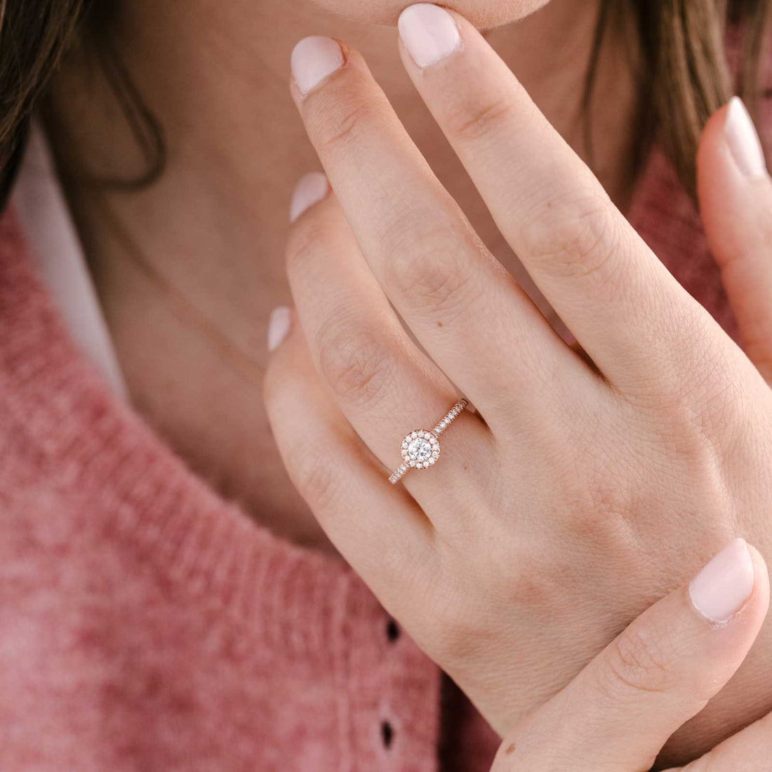 Auréole — Round Halo Diamond Engagement Ring