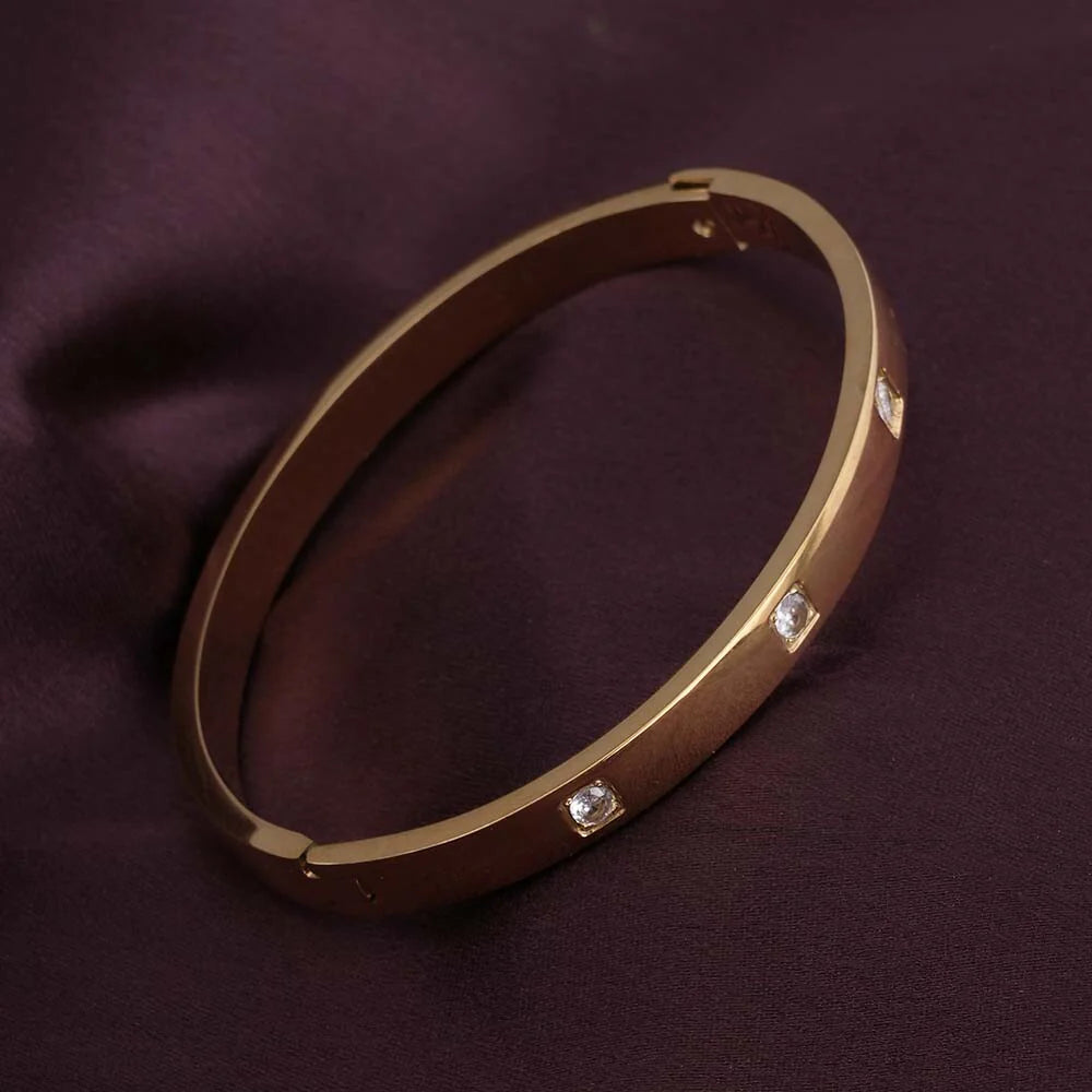 Lumière — Yellow Gold Diamond Bangle Bracelet