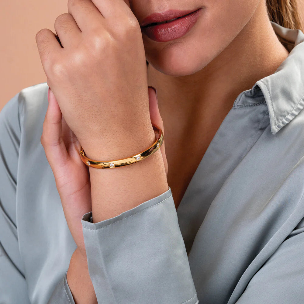 Lumière — Yellow Gold Diamond Bangle Bracelet