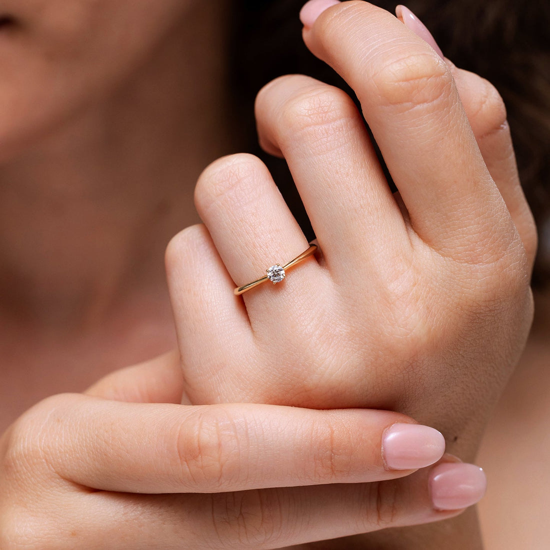 Knife-Edged Classic Round Diamond Solitaire Ring