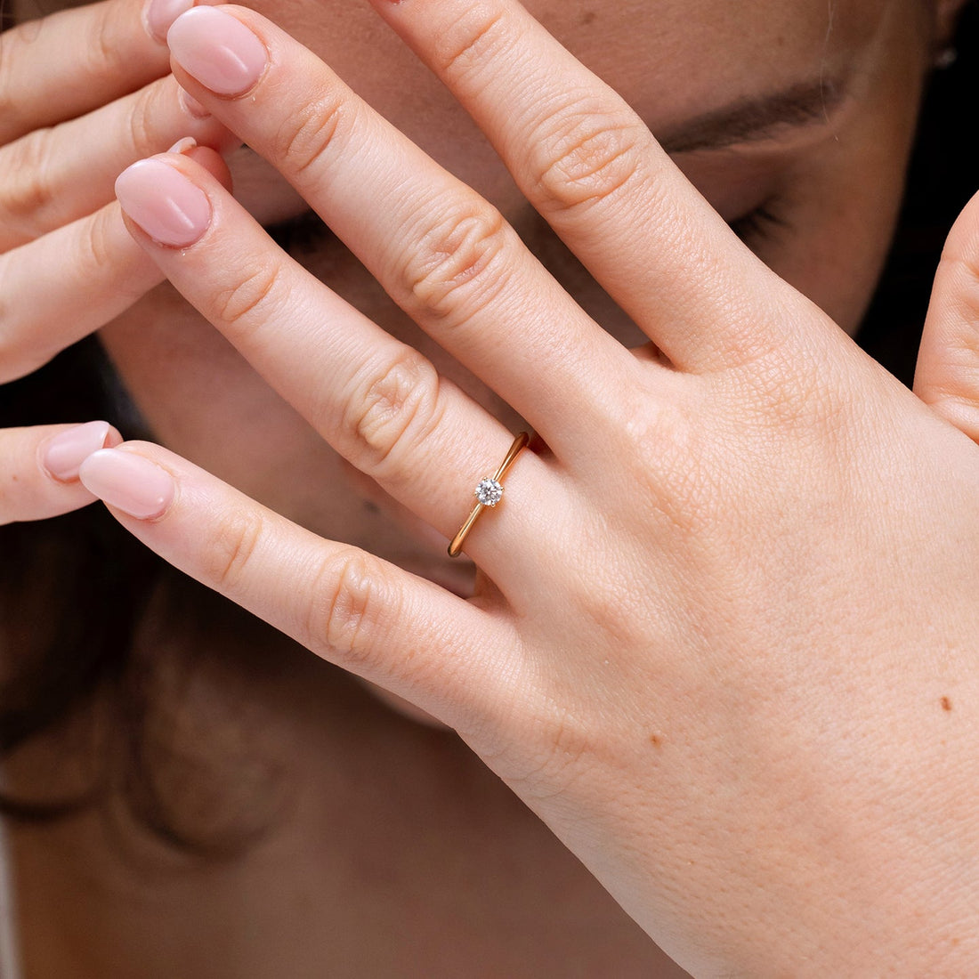 Knife-Edged Classic Round Diamond Solitaire Ring